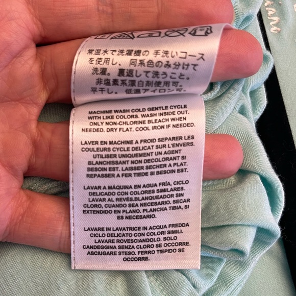 Guess by Marciano, size small, off the shoulder teal blue top - Picture 6 of 6